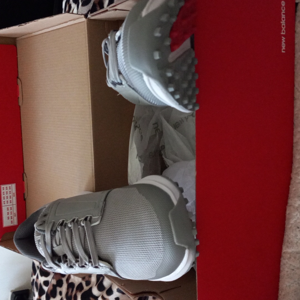 Brand new new balance breeze never worn size 8 men